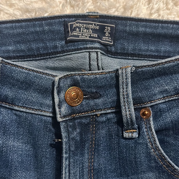 Abercrombie & Fitch jeans - Picture 4 of 4